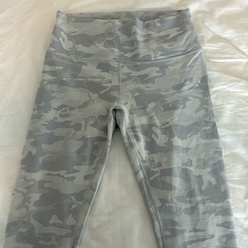 LULULEMON wonder under camo leggings